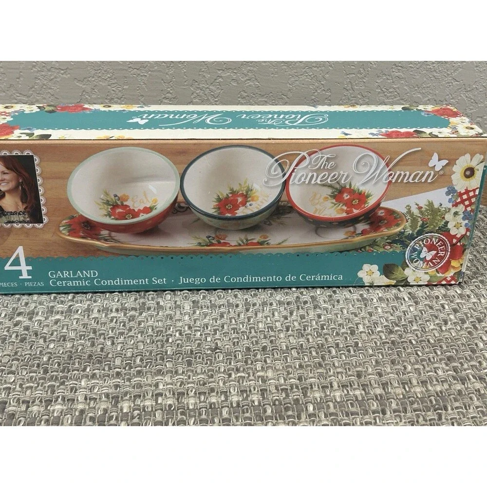 Pioneer Woman Garland Ceramic Condiment Set 4 Pcs 3 Bowls Tray Holiday Christmas